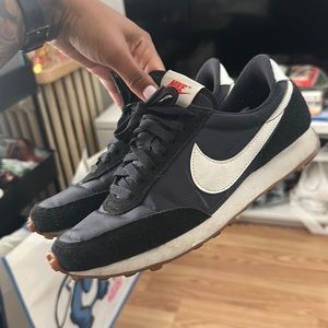 Women’s Nike sneakers size 7